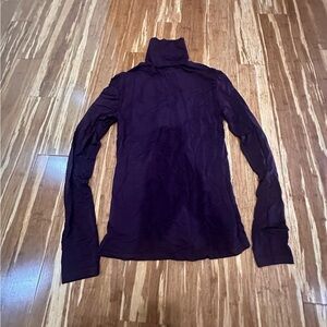One extra small turtle neck 
H&M